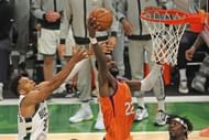 Ayton attempts a rebound during the 2021 NBA Finals